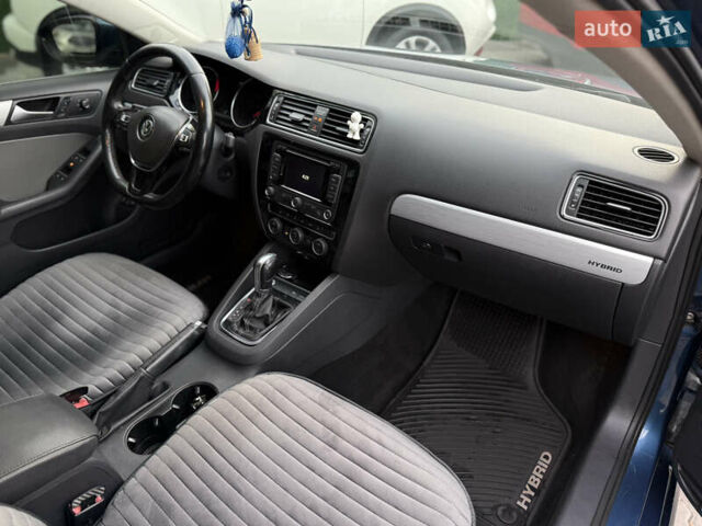 Фольксваген Джетта 2015 у Одесі на Automoto.ua Синій Фольксваген Джетта, об'ємом двигуна 1.39 л та пробігом 240 тис. км за 8900 $, фото 43 на Automoto.ua