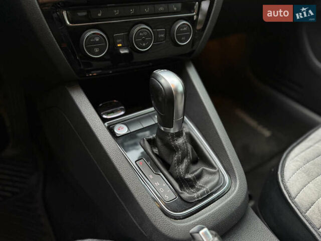 Фольксваген Джетта 2015 у Одесі на Automoto.ua Синій Фольксваген Джетта, об'ємом двигуна 1.39 л та пробігом 240 тис. км за 8900 $, фото 53 на Automoto.ua