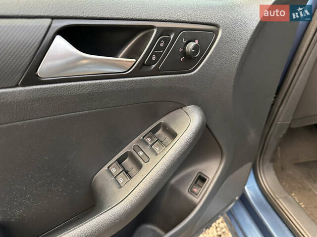 Синий Фольксваген Джетта, объемом двигателя 1.4 л и пробегом 236 тыс. км за 7999 $, фото 39 на Automoto.ua