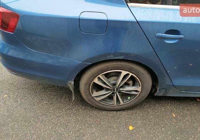 Синий Фольксваген Джетта, объемом двигателя 1.8 л и пробегом 154 тыс. км за 10000 $, фото 5 на Automoto.ua