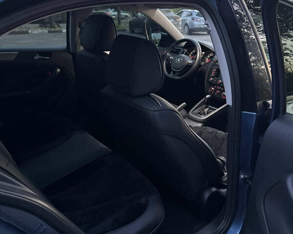 Синий Фольксваген Джетта, объемом двигателя 1.8 л и пробегом 215 тыс. км за 10800 $, фото 11 на Automoto.ua