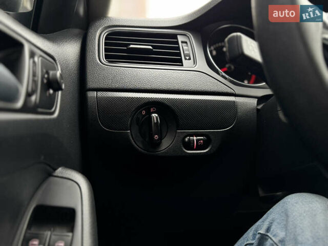 Синій Фольксваген Джетта, об'ємом двигуна 1.98 л та пробігом 216 тис. км за 9500 $, фото 10 на Automoto.ua