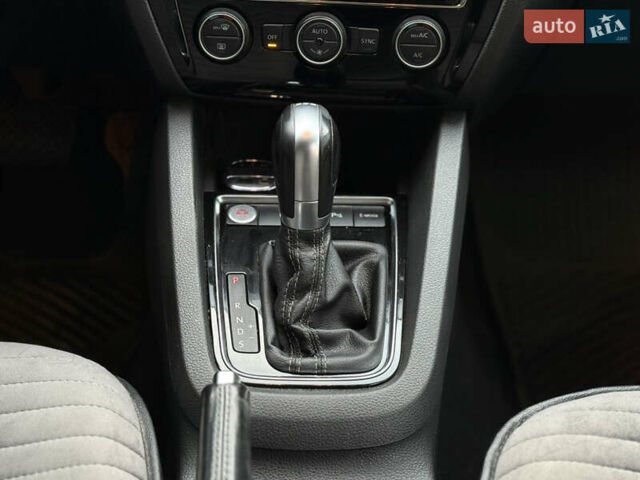 Фольксваген Джетта 2015 у Одесі на Automoto.ua Синій Фольксваген Джетта, об'ємом двигуна 1.39 л та пробігом 240 тис. км за 8900 $, фото 48 на Automoto.ua