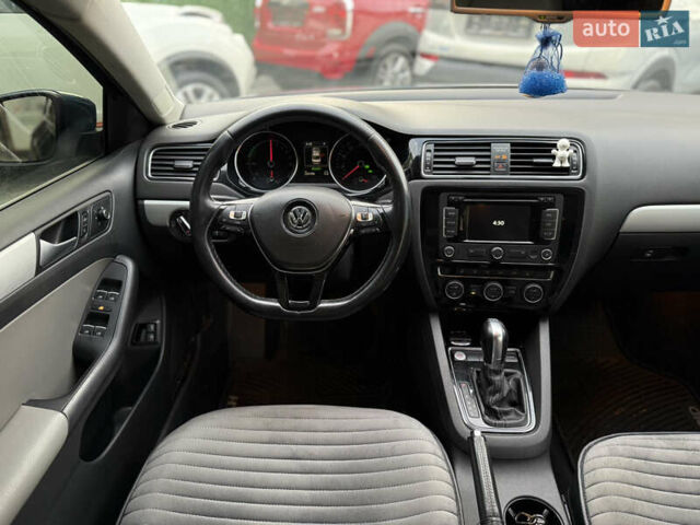 Фольксваген Джетта 2015 у Одесі на Automoto.ua Синій Фольксваген Джетта, об'ємом двигуна 1.39 л та пробігом 240 тис. км за 8900 $, фото 46 на Automoto.ua