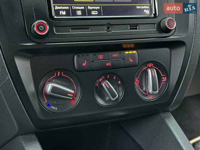 Синій Фольксваген Джетта, об'ємом двигуна 1.8 л та пробігом 134 тис. км за 9999 $, фото 31 на Automoto.ua