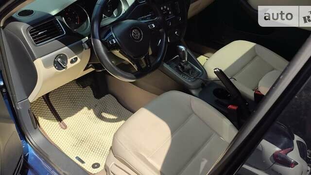 Синій Фольксваген Джетта, об'ємом двигуна 1.8 л та пробігом 210 тис. км за 12000 $, фото 9 на Automoto.ua
