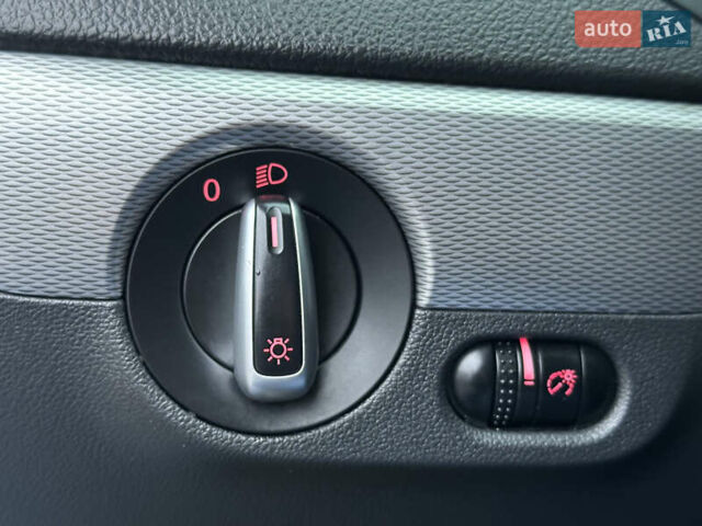 Синій Фольксваген Джетта, об'ємом двигуна 1.8 л та пробігом 134 тис. км за 9999 $, фото 33 на Automoto.ua