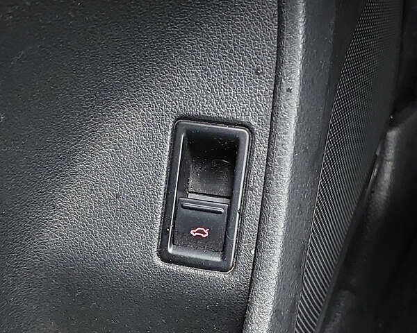 Синий Фольксваген Джетта, объемом двигателя 1.4 л и пробегом 178 тыс. км за 8500 $, фото 36 на Automoto.ua