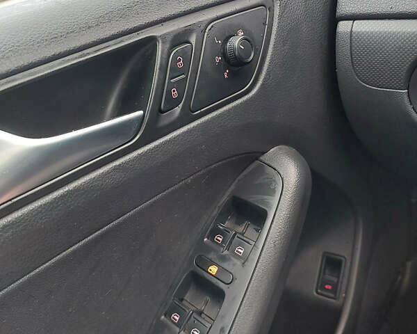 Синий Фольксваген Джетта, объемом двигателя 1.4 л и пробегом 178 тыс. км за 8500 $, фото 35 на Automoto.ua