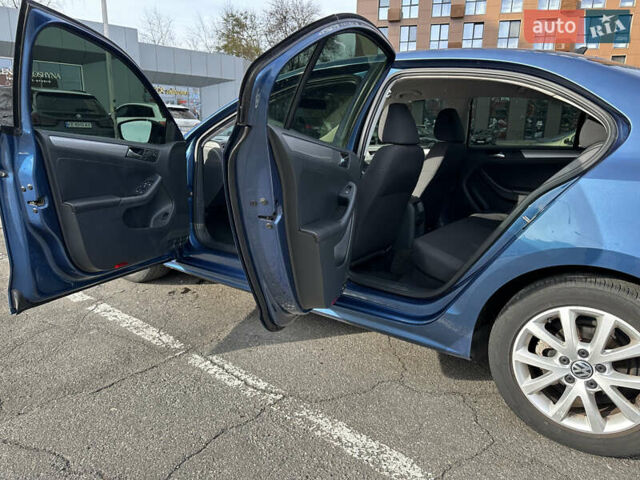 Синий Фольксваген Джетта, объемом двигателя 1.8 л и пробегом 157 тыс. км за 10500 $, фото 4 на Automoto.ua