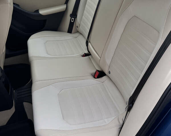 Синій Фольксваген Джетта, об'ємом двигуна 1.6 л та пробігом 137 тис. км за 13300 $, фото 18 на Automoto.ua