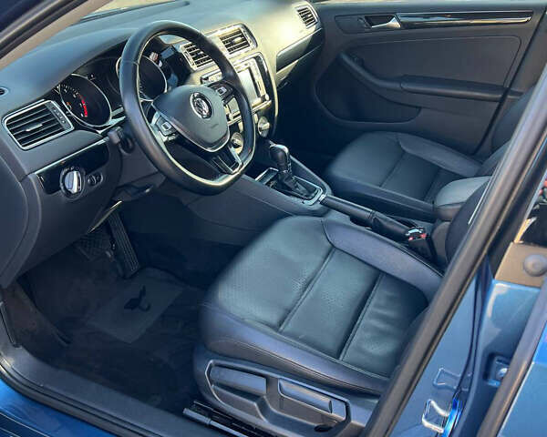 Синий Фольксваген Джетта, объемом двигателя 1.8 л и пробегом 144 тыс. км за 11699 $, фото 4 на Automoto.ua