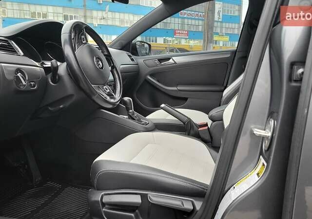 Синий Фольксваген Джетта, объемом двигателя 1.8 л и пробегом 172 тыс. км за 10500 $, фото 4 на Automoto.ua