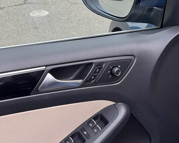 Синій Фольксваген Джетта, об'ємом двигуна 1.6 л та пробігом 137 тис. км за 13300 $, фото 14 на Automoto.ua