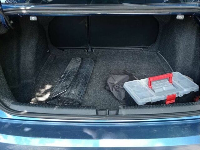 Синий Фольксваген Джетта, объемом двигателя 1.4 л и пробегом 107 тыс. км за 8500 $, фото 3 на Automoto.ua