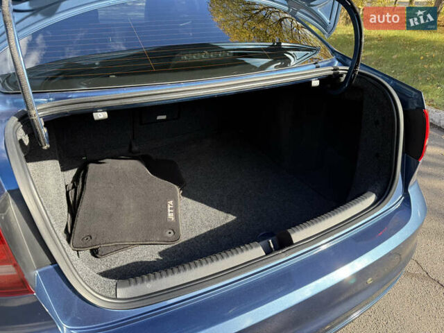 Синій Фольксваген Джетта, об'ємом двигуна 1.4 л та пробігом 100 тис. км за 9500 $, фото 20 на Automoto.ua