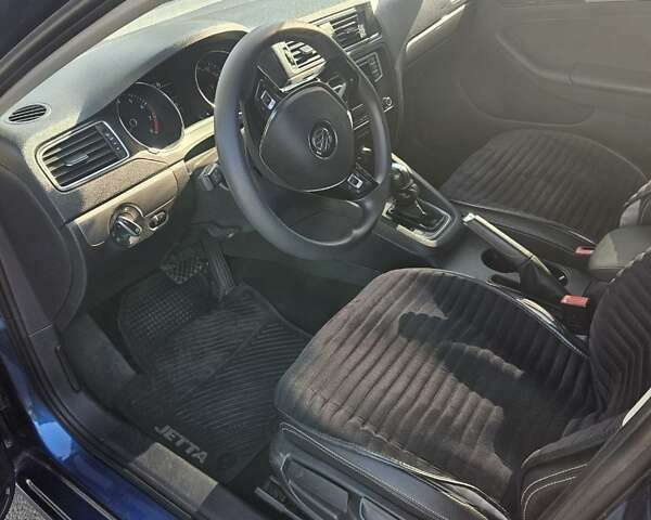 Фольксваген Джетта 2017 в Днепре (Днепропетровске) на Automoto.ua Синий Фольксваген Джетта, объемом двигателя 1.4 л и пробегом 86 тыс. км за 11500 $, фото 11 на Automoto.ua