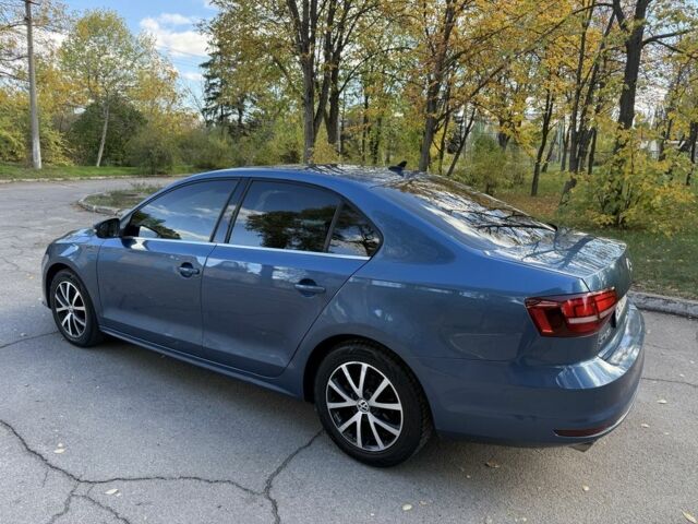 Фольксваген Джетта 2017 в Кривом Роге на Automoto.ua Синий Фольксваген Джетта, объемом двигателя 1.4 л и пробегом 99 тыс. км за 9700 $, фото 1 на Automoto.ua