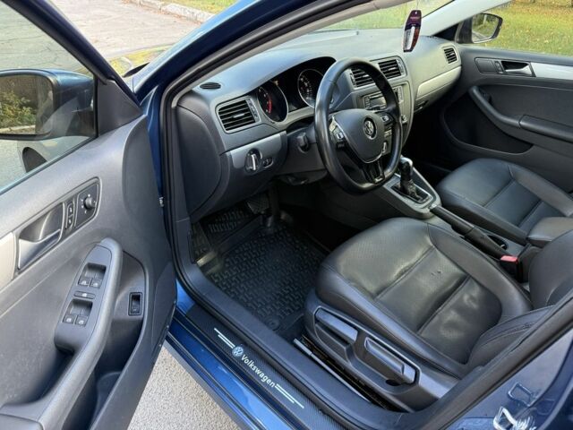 Фольксваген Джетта 2017 в Кривом Роге на Automoto.ua Синий Фольксваген Джетта, объемом двигателя 1.4 л и пробегом 99 тыс. км за 9700 $, фото 12 на Automoto.ua