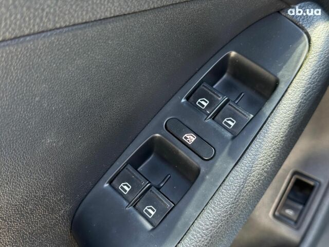 Синій Фольксваген Джетта, об'ємом двигуна 1.4 л та пробігом 93 тис. км за 11790 $, фото 12 на Automoto.ua