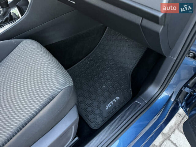 Синій Фольксваген Джетта, об'ємом двигуна 1.4 л та пробігом 160 тис. км за 12750 $, фото 45 на Automoto.ua