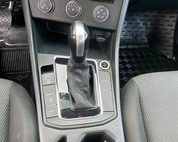 Фольксваген Джетта 2018 в Львове на Automoto.ua Синий Фольксваген Джетта, объемом двигателя 1.4 л и пробегом 95 тыс. км за 14300 $, фото 7 на Automoto.ua