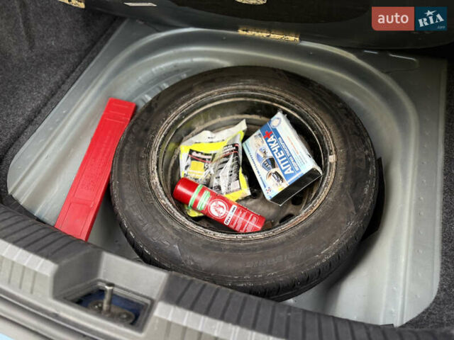 Синий Фольксваген Джетта, объемом двигателя 1.4 л и пробегом 88 тыс. км за 15000 $, фото 57 на Automoto.ua