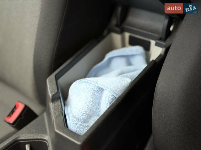 Синий Фольксваген Джетта, объемом двигателя 1.4 л и пробегом 88 тыс. км за 15000 $, фото 47 на Automoto.ua