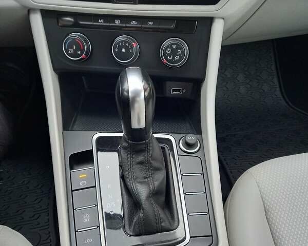 Синий Фольксваген Джетта, объемом двигателя 1.4 л и пробегом 156 тыс. км за 12800 $, фото 38 на Automoto.ua