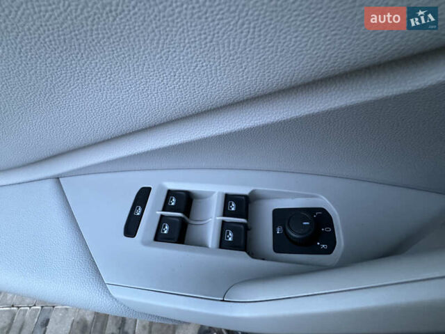 Синий Фольксваген Джетта, объемом двигателя 1.4 л и пробегом 75 тыс. км за 17500 $, фото 27 на Automoto.ua