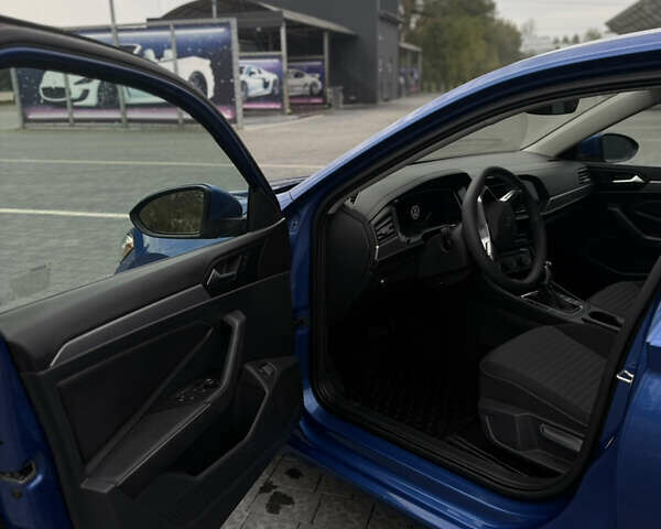 Синий Фольксваген Джетта, объемом двигателя 1.5 л и пробегом 22 тыс. км за 16900 $, фото 1 на Automoto.ua