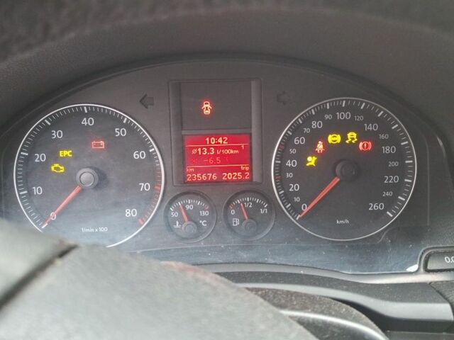 Зелений Фольксваген Джетта, об'ємом двигуна 0 л та пробігом 235 тис. км за 5450 $, фото 6 на Automoto.ua