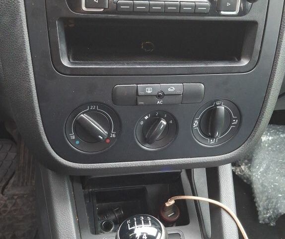 Зелений Фольксваген Джетта, об'ємом двигуна 0 л та пробігом 235 тис. км за 5450 $, фото 5 на Automoto.ua