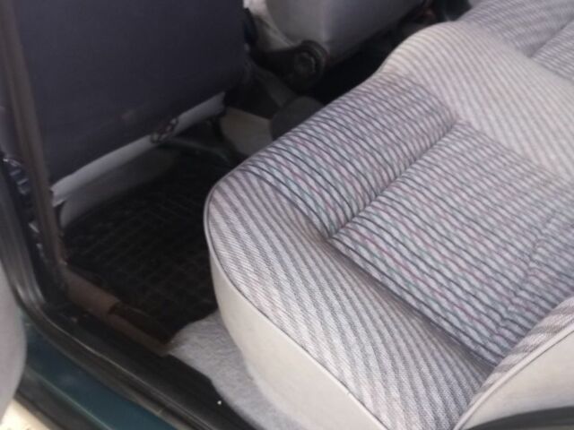 Зеленый Фольксваген Джетта, объемом двигателя 1.6 л и пробегом 300 тыс. км за 1800 $, фото 7 на Automoto.ua