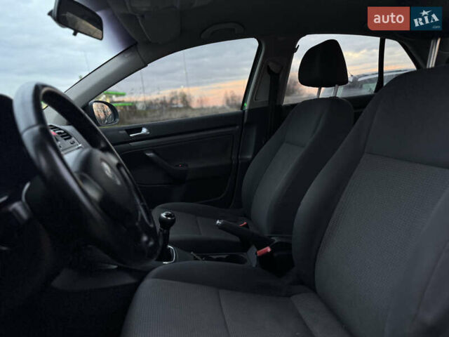 Зеленый Фольксваген Джетта, объемом двигателя 1.6 л и пробегом 302 тыс. км за 4750 $, фото 18 на Automoto.ua