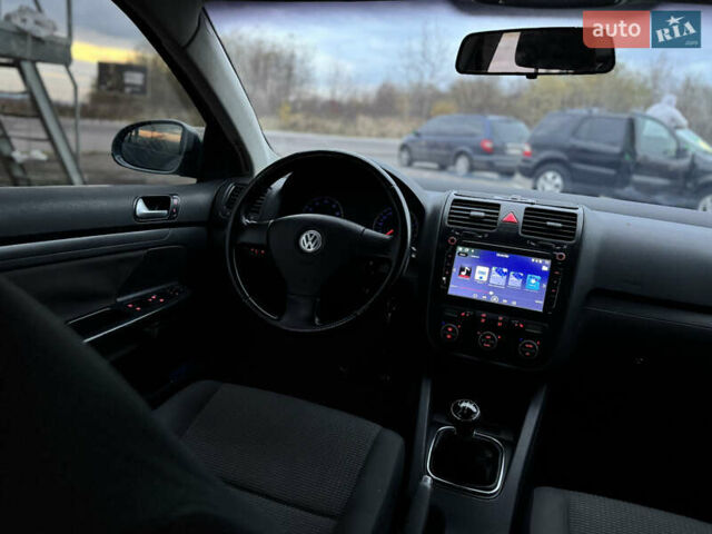 Зелений Фольксваген Джетта, об'ємом двигуна 1.6 л та пробігом 302 тис. км за 4999 $, фото 19 на Automoto.ua