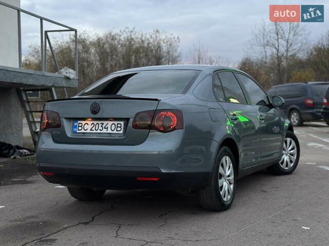 Зелений Фольксваген Джетта, об'ємом двигуна 1.6 л та пробігом 302 тис. км за 4999 $, фото 5 на Automoto.ua
