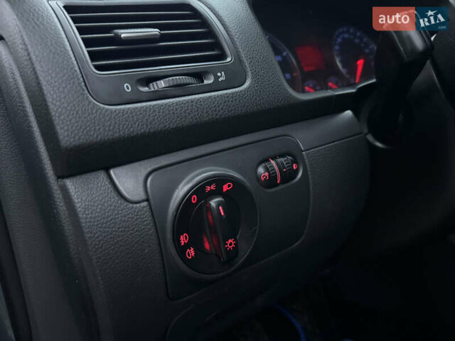 Зеленый Фольксваген Джетта, объемом двигателя 1.6 л и пробегом 302 тыс. км за 4750 $, фото 28 на Automoto.ua