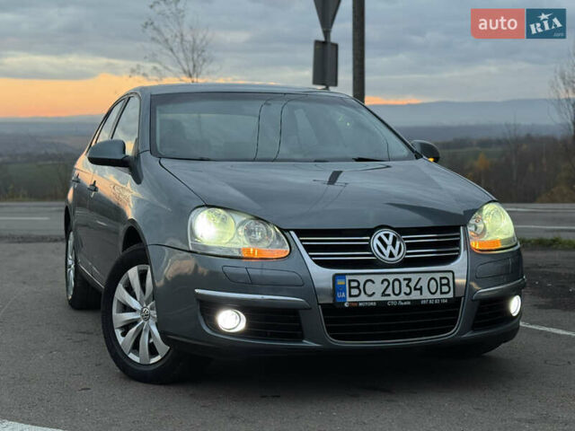Зелений Фольксваген Джетта, об'ємом двигуна 1.6 л та пробігом 302 тис. км за 4999 $, фото 3 на Automoto.ua