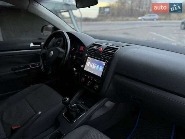 Зелений Фольксваген Джетта, об'ємом двигуна 1.6 л та пробігом 302 тис. км за 4999 $, фото 30 на Automoto.ua