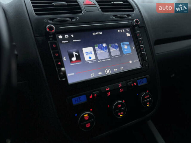 Зелений Фольксваген Джетта, об'ємом двигуна 1.6 л та пробігом 302 тис. км за 4999 $, фото 26 на Automoto.ua