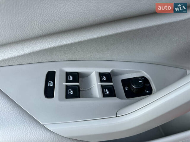 Оранжевый Фольксваген Джетта, объемом двигателя 1.4 л и пробегом 140 тыс. км за 10899 $, фото 10 на Automoto.ua