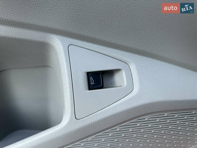 Оранжевый Фольксваген Джетта, объемом двигателя 1.4 л и пробегом 140 тыс. км за 10899 $, фото 11 на Automoto.ua