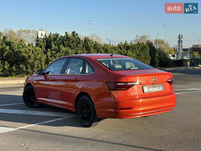 Оранжевый Фольксваген Джетта, объемом двигателя 1.4 л и пробегом 140 тыс. км за 10899 $, фото 3 на Automoto.ua