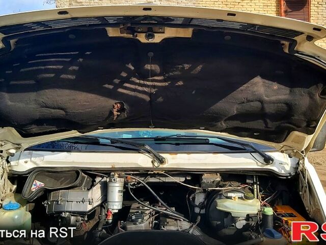 Белый Фольксваген ЛТ, объемом двигателя 2.8 л и пробегом 300 тыс. км за 10800 $, фото 11 на Automoto.ua