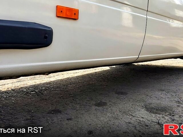 Белый Фольксваген ЛТ, объемом двигателя 2.8 л и пробегом 300 тыс. км за 10800 $, фото 6 на Automoto.ua