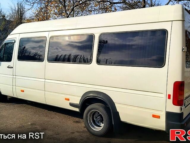 Белый Фольксваген ЛТ, объемом двигателя 2.8 л и пробегом 300 тыс. км за 10800 $, фото 1 на Automoto.ua