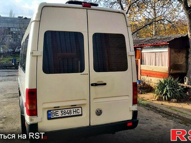 Белый Фольксваген ЛТ, объемом двигателя 2.8 л и пробегом 300 тыс. км за 10800 $, фото 4 на Automoto.ua