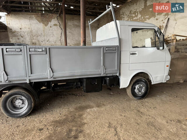 Белый Фольксваген ЛТ, объемом двигателя 2.5 л и пробегом 300 тыс. км за 3999 $, фото 2 на Automoto.ua