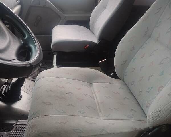 Белый Фольксваген ЛТ, объемом двигателя 2.5 л и пробегом 500 тыс. км за 8300 $, фото 2 на Automoto.ua